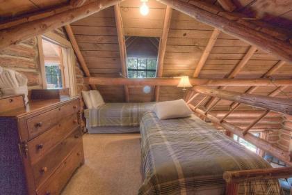 Zephyr Cabin by Lake Tahoe Accommodations - image 10