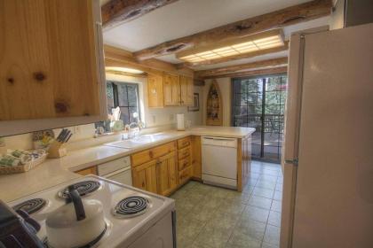 Zephyr Cabin by Lake Tahoe Accommodations - image 3