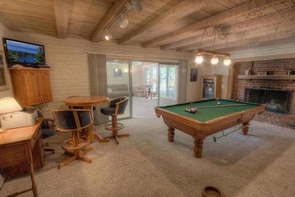 Cheyenne Chalet by Lake Tahoe Accommodations - image 9