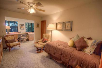 Silver Rock Lodge by Lake Tahoe Accommodations - image 12