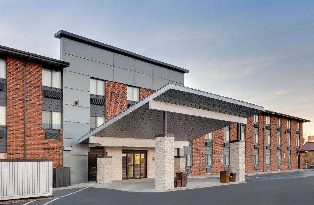 Days Inn by Wyndham Denton - main image