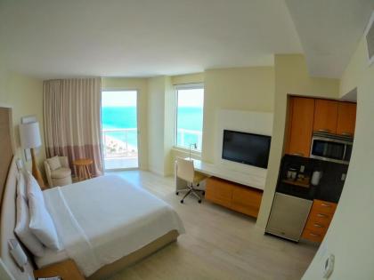 Hilton Fort Lauderdale Beach Resort - image 6