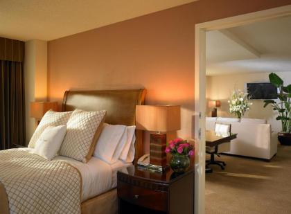 DoubleTree Suites By Hilton Anaheim Resort/Convention Center - image 20