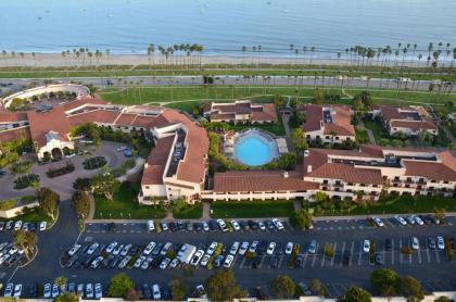 Hilton Santa Barbara Beachfront Resort - image 2