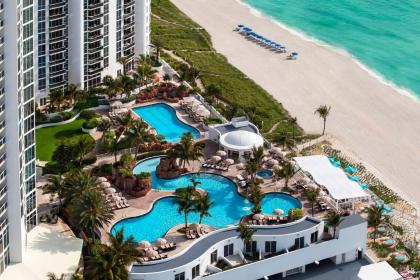 Trump International Beach Resort - image 1