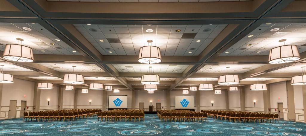 Wyndham Lake Buena Vista Resort Disney Springs® Resort Area - image 2