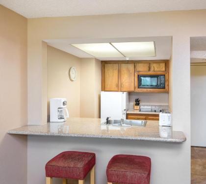 WorldMark Palm Springs - Plaza Resort and Spa - image 6