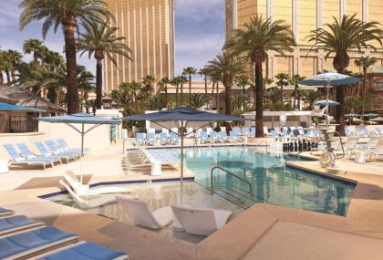 Delano Las Vegas at Mandalay Bay - image 19