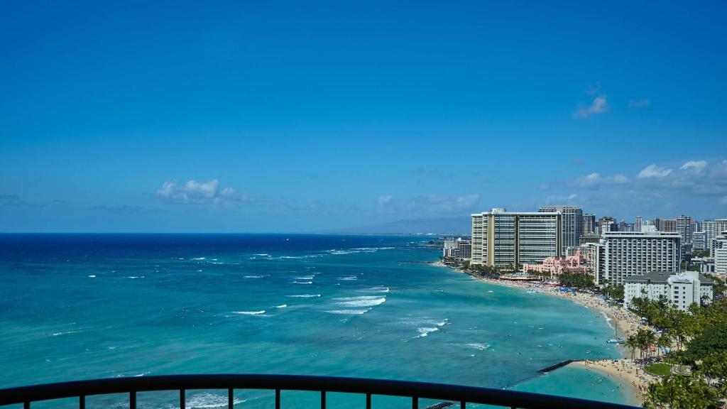 Waikiki Beach Marriott Resort & Spa - image 2