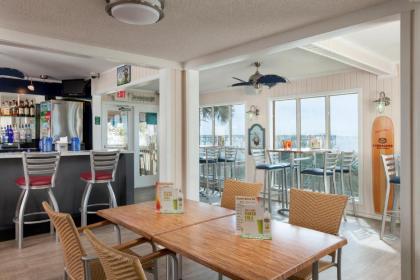 Surfside Beach Oceanfront Hotel - image 16