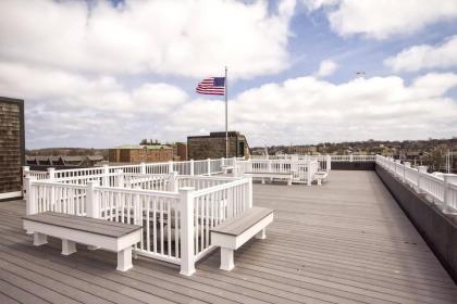 Club Wyndham Inn on Long Wharf - image 16