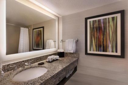 Embassy Suites by Hilton Palm Desert - image 12