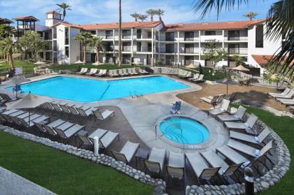 Embassy Suites by Hilton Palm Desert - image 2