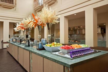 Embassy Suites Mandalay Beach - Hotel & Resort - image 2