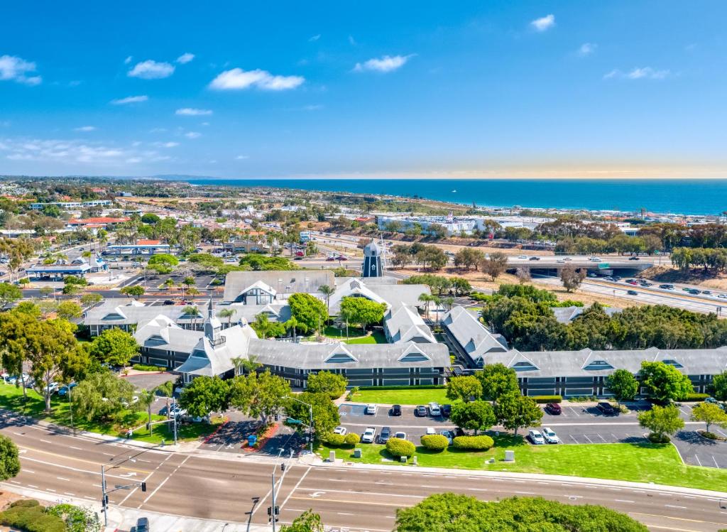 Carlsbad by the Sea Hotel - image 2