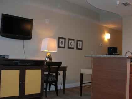 Carillon Beach Resort Inn - image 4