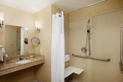 DoubleTree Richmond Airport - image 18