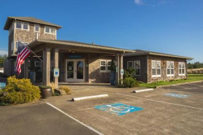 Lighthouse Oceanfront Resort - image 10