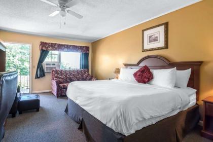 Econo Lodge Inn & Suites Tilton - image 1