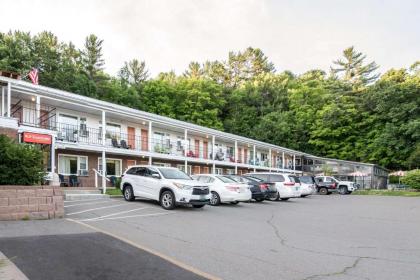 Econo Lodge Inn & Suites Tilton - image 17