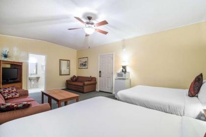 Econo Lodge Inn & Suites Tilton - image 19