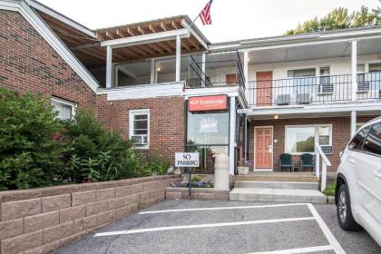 Econo Lodge Inn & Suites Tilton - image 6