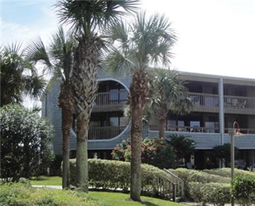 Hibiscus Oceanfront Resort - main image