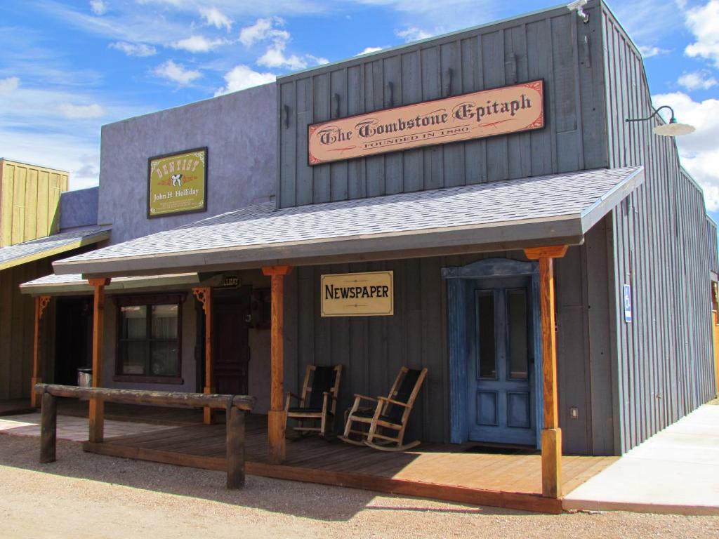 Tombstone Monument Guest Ranch - image 6