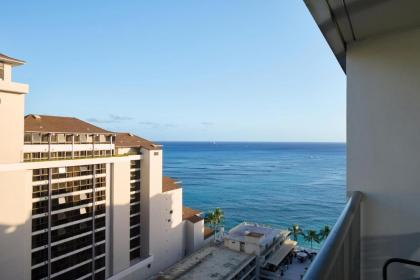 Outrigger Reef Waikiki Beach Resort - image 3