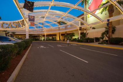 Golden Nugget Laughlin - image 9