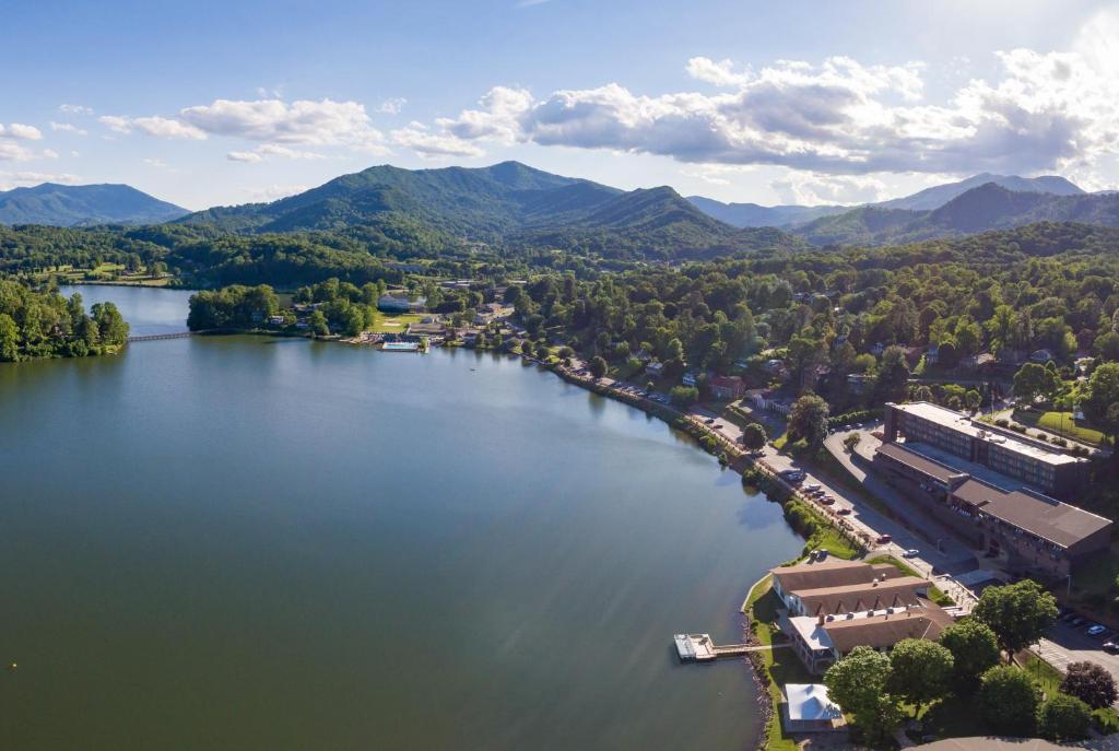 The Terrace at Lake Junaluska - main image