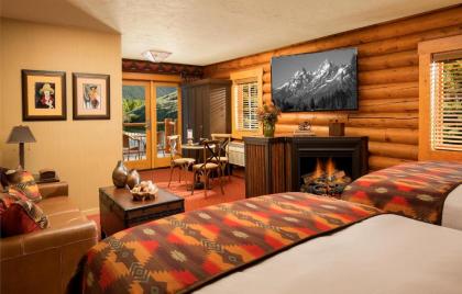 Rustic Inn Creekside - image 4