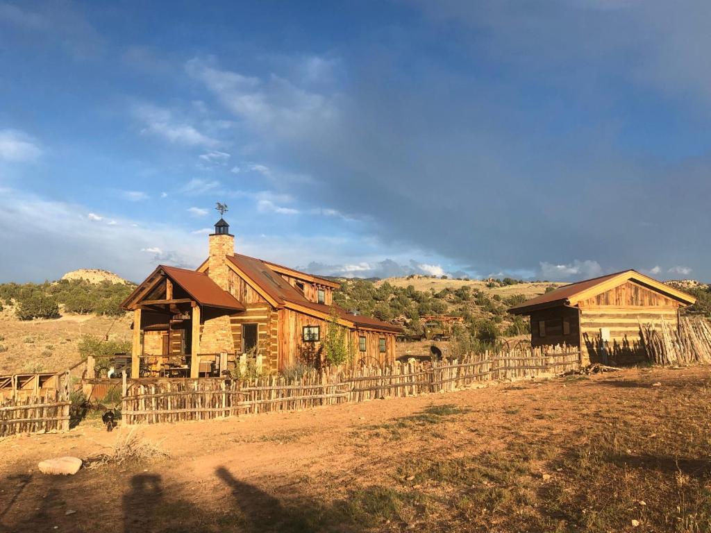 Canyon Of The Ancients Guest Ranch - image 4