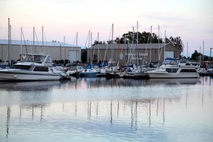 Barkers Island Inn Resort & Conference Center - image 10