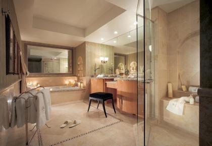 Acqualina Resort and Residences - image 3