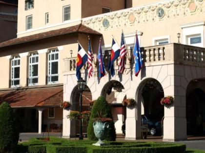 The Broadmoor Hotel - image 11