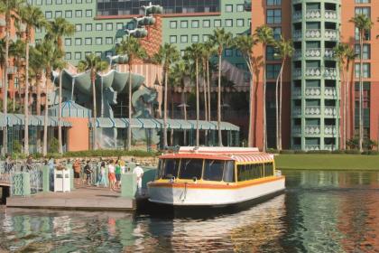Walt Disney World Swan - image 9