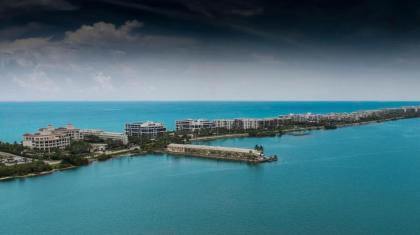 Palm Beach Waterfront Condos - Full Kitchens! - image 1