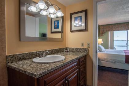 Palm Beach Waterfront Condos - Full Kitchens! - image 11