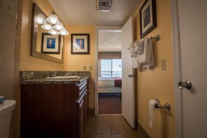 Palm Beach Waterfront Condos - Full Kitchens! - image 12