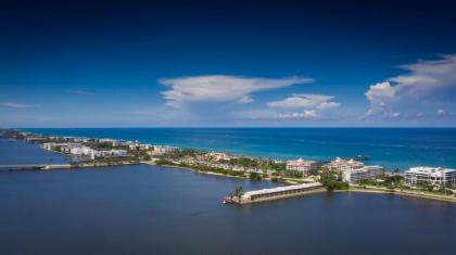 Palm Beach Waterfront Condos - Full Kitchens! - image 4