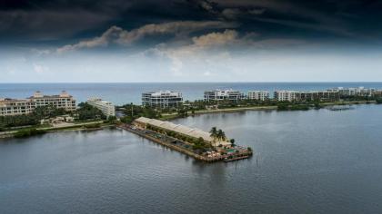 Palm Beach Waterfront Condos - Full Kitchens! - image 8