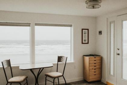Nye Beach Condos & Cottages - image 16