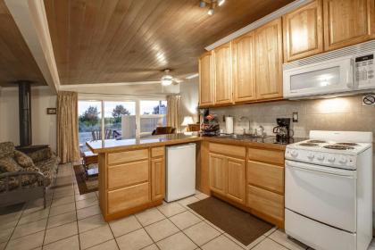 Beachwood Condos & Resort - image 4