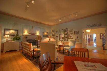 Spruce Point Inn Resort and Spa - image 12