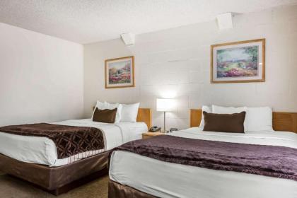 Econo Lodge Lake Elsinore Casino - image 16