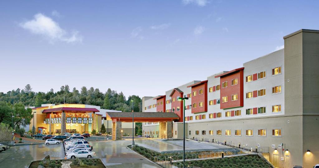 The Hotel at Black Oak Casino Resort - main image