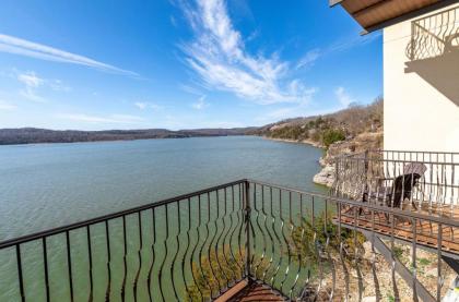 D'Monaco Resort on Table Rock Lake - image 17