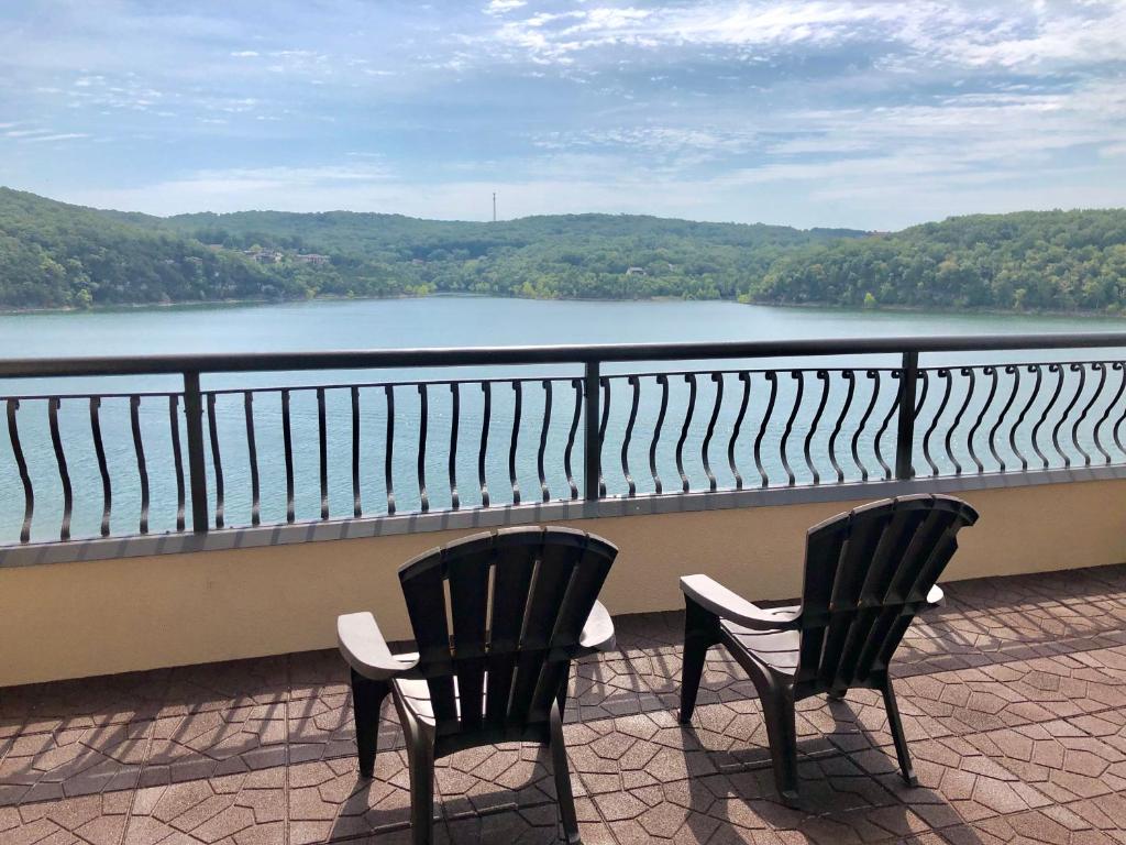 D'Monaco Resort on Table Rock Lake - image 6