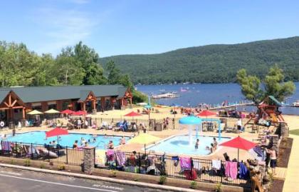 Scotty's Lakeside Resort - image 1